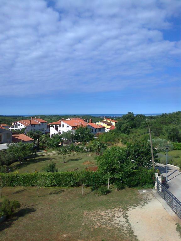 Apartments And Room Markovic Rovinjsko Selo Quarto foto